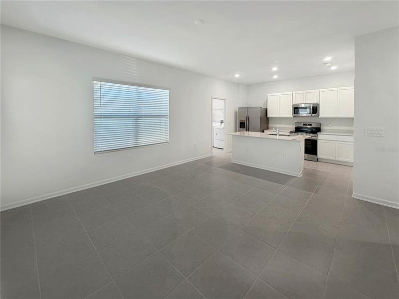 Spacious, unfurnished interior of a new home in , Apopka (Image 11).
