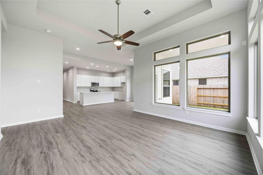 Spacious, unfurnished interior of a new home in Lago Mar  50'  &  55', Texas City (Image 13).