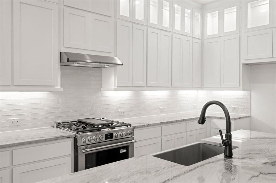 14_1848 Wittington- Kitchen-5