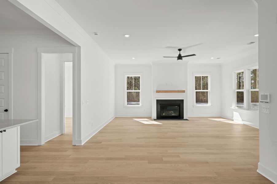 Spacious, unfurnished interior of a new home in , Beaufort (Image 12).