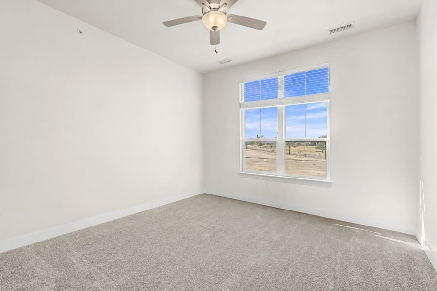 Spacious, unfurnished interior of a new home in Highlands at Fox Hill, Longmont (Image 10).