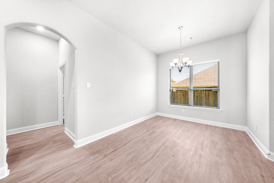 Spacious, unfurnished interior of a new home in Summerwood, Red Oak (Image 15).