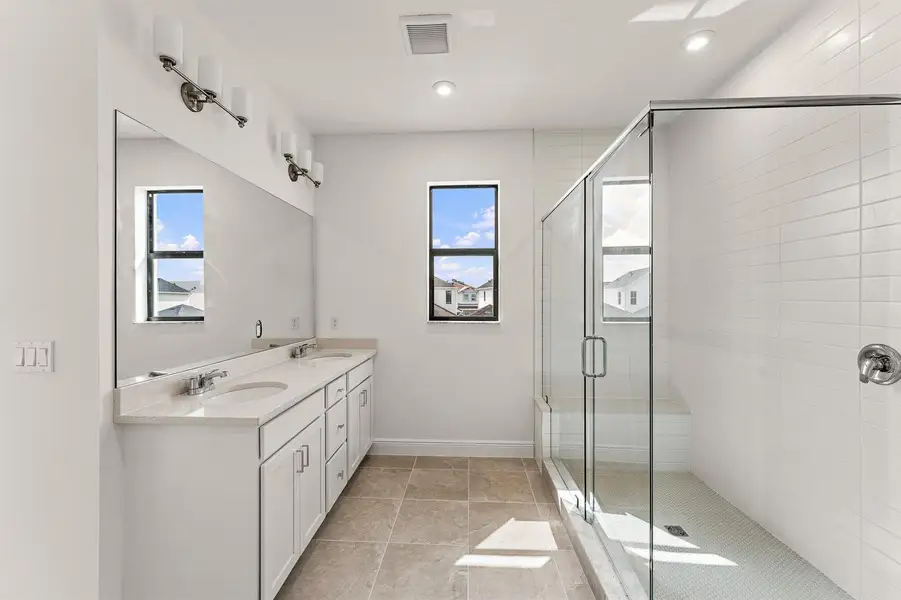 US_SEF_BALLADE_LOT 204_OWNERS BATH