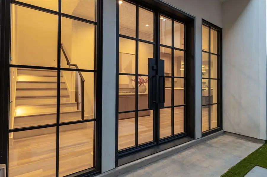 Exterior details and patio area of a home in , Dallas (Image 3).