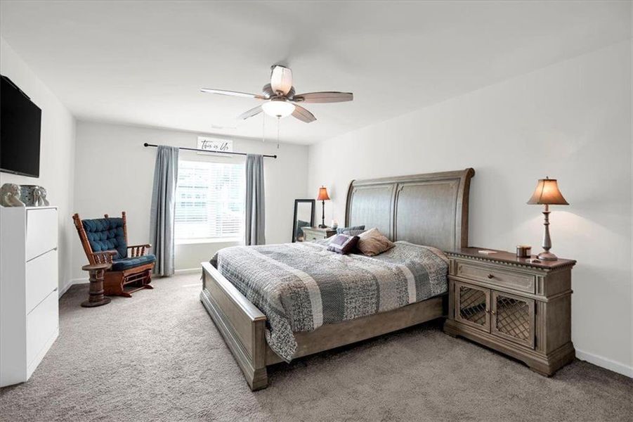 Furnished interior view inside a new home in , Dallas (Image 10).