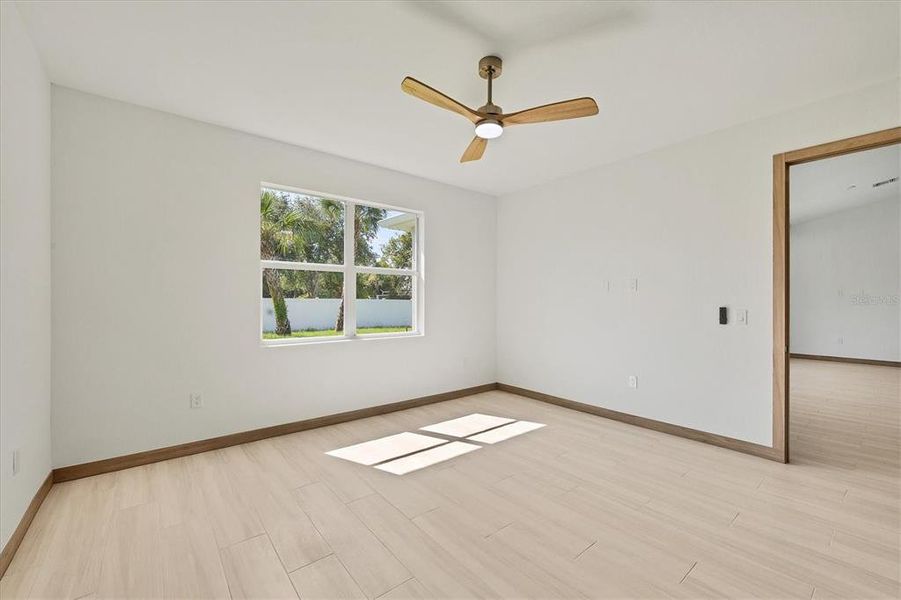 Spacious, unfurnished interior of a new home in , North Port (Image 8).