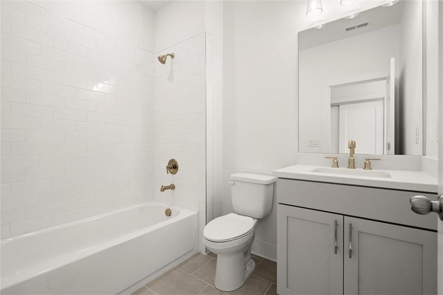 Furnished interior view inside a new home in , Alpharetta (Image 13).