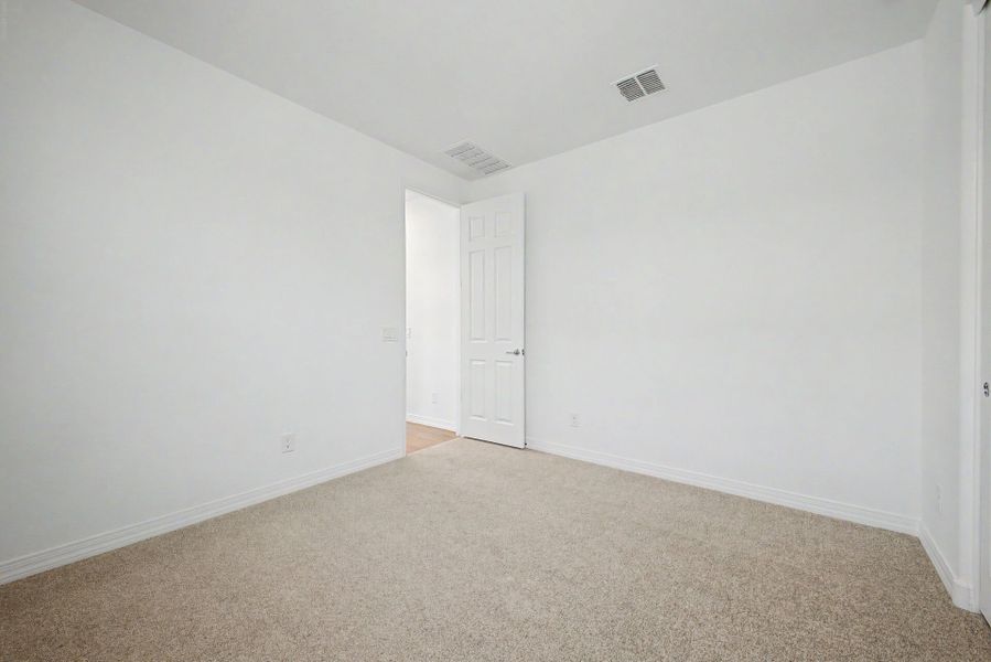 Spacious, unfurnished interior of a new home in Tierra Vistoso, Surprise (Image 11).