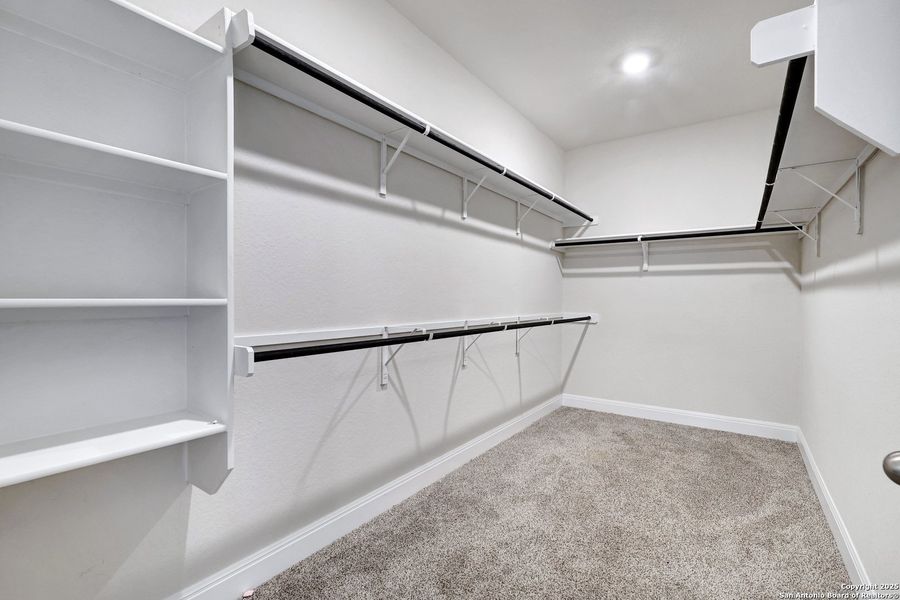 Spacious, unfurnished interior of a new home in Steele Creek, Cibolo (Image 15).