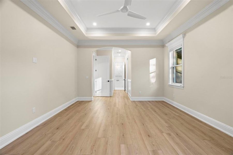 Spacious, unfurnished interior of a new home in , Safety Harbor (Image 45).