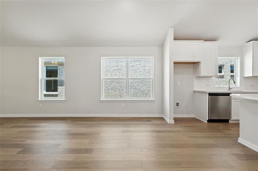 Spacious, unfurnished interior of a new home in Green Oaks Preserve, Arlington (Image 23). Spacious, unfurnished interior of a new home in Green Oaks Preserve, Arlington (Image 23).