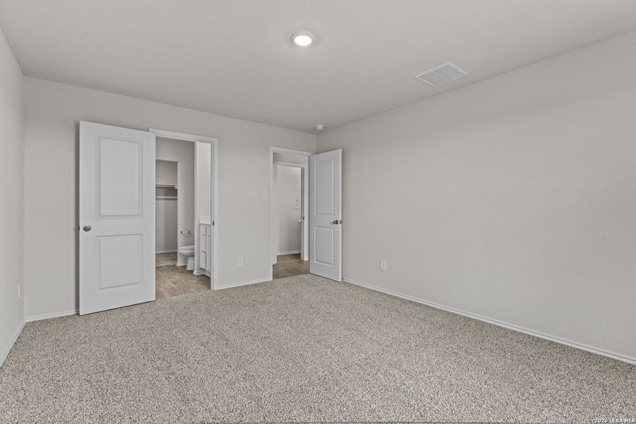 Spacious, unfurnished interior of a new home in Swenson Heights, Seguin (Image 34).