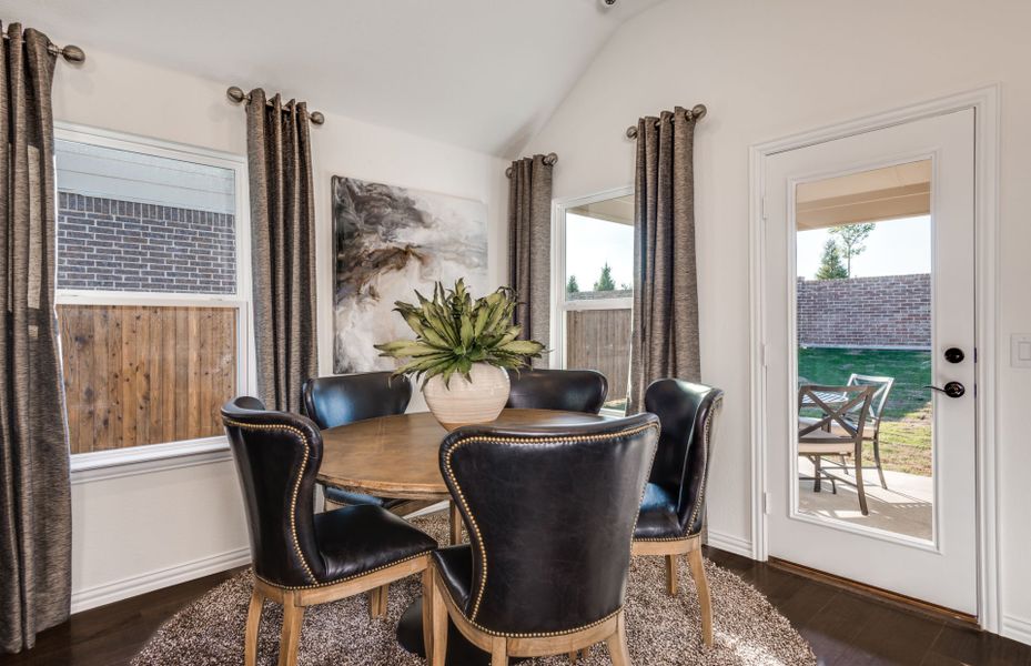 Dining Area Overlooking the Backyard Patio