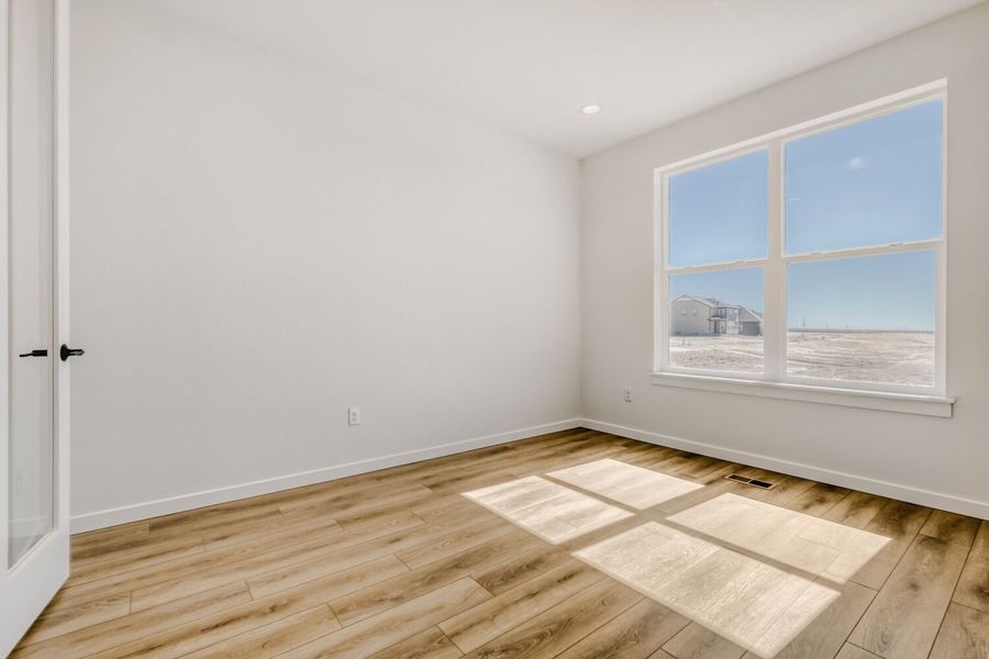 8777 San Diego - Study