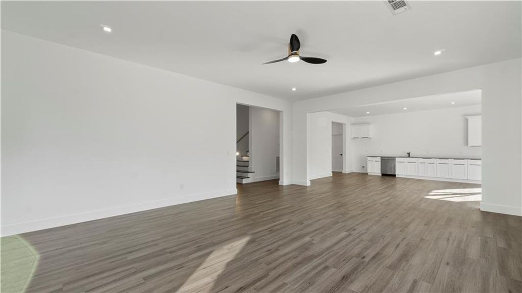 Spacious, unfurnished interior of a new home in , Marietta (Image 18).