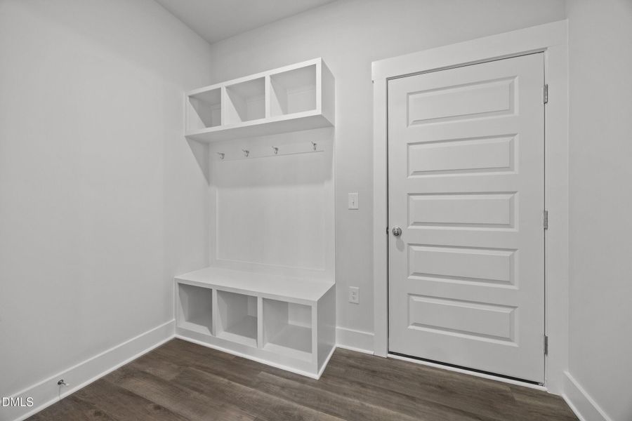 Mudroom - Yin & Yang Interior