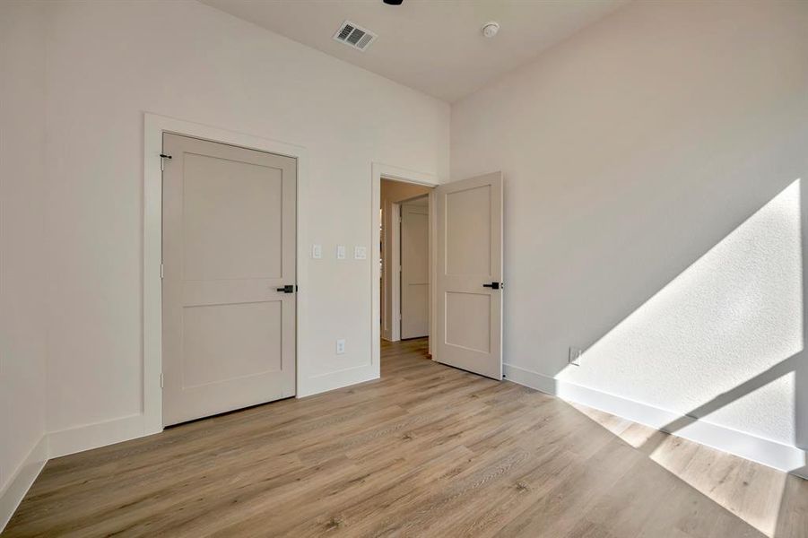 Spacious, unfurnished interior of a new home in , Fort Worth (Image 20).