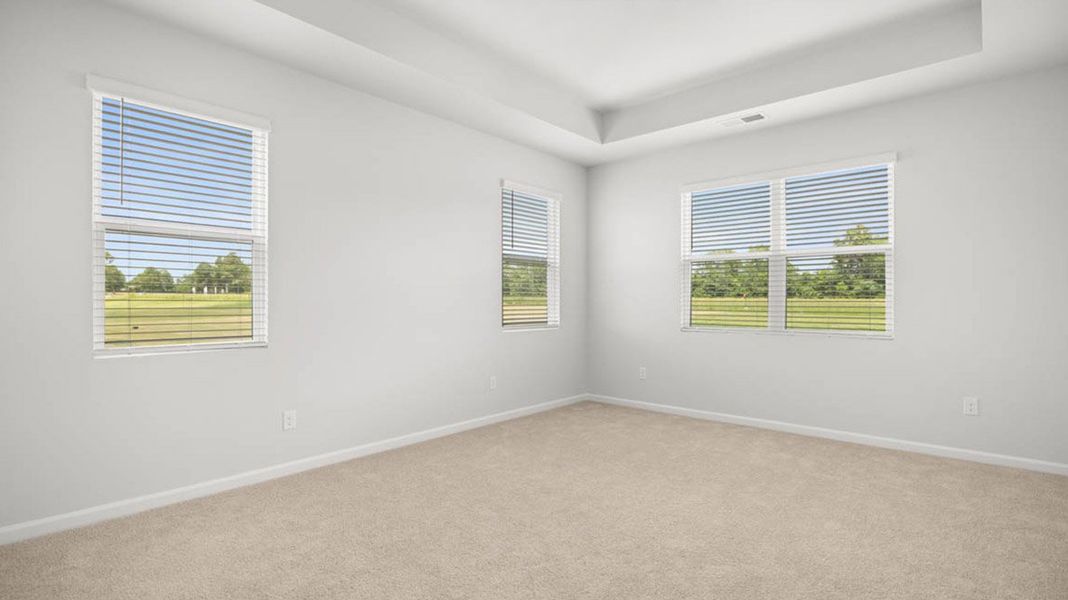 Spacious, unfurnished interior of a new home in Chukker Creek Landing, Aiken (Image 11).