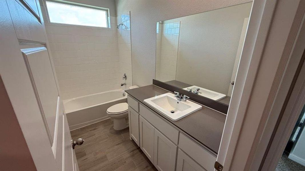 Furnished interior view inside a new home in Saratoga, Granbury (Image 7). Furnished interior view inside a new home in Saratoga, Granbury (Image 7).