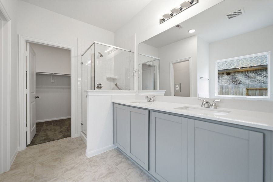Furnished interior view inside a new home in Lago Mar, Texas City (Image 11).