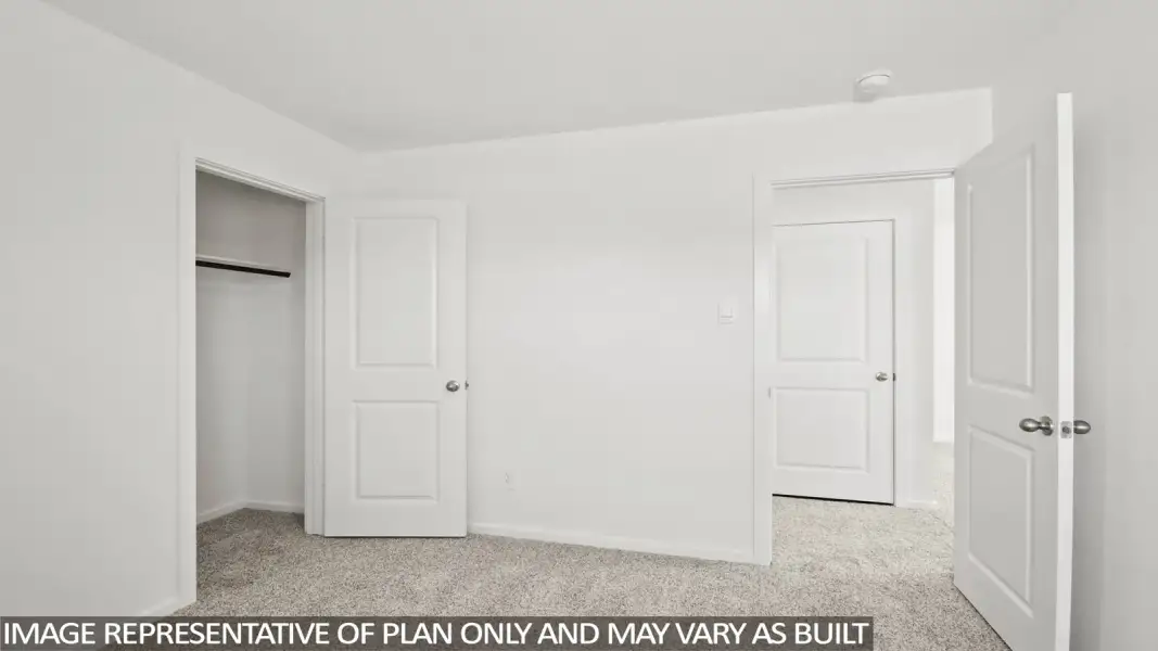 Spacious, unfurnished interior of a new home in Silverthorne, Conroe (Image 22). Spacious, unfurnished interior of a new home in Silverthorne, Conroe (Image 22).