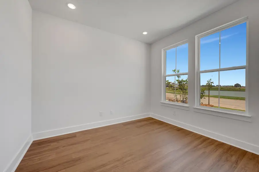 Spacious, unfurnished interior of a new home in Landmark, Denton (Image 15).
