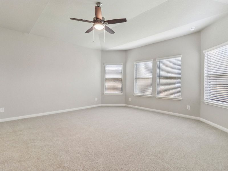 Spacious, unfurnished interior of a new home in Sagebrooke - Classic Series, San Antonio (Image 19).