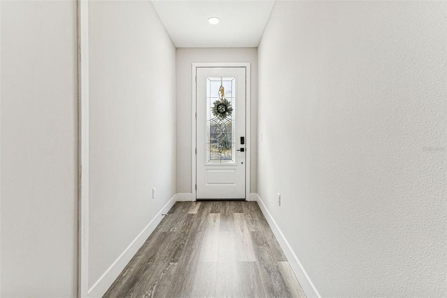 Spacious, unfurnished interior of a new home in , Tampa (Image 24).