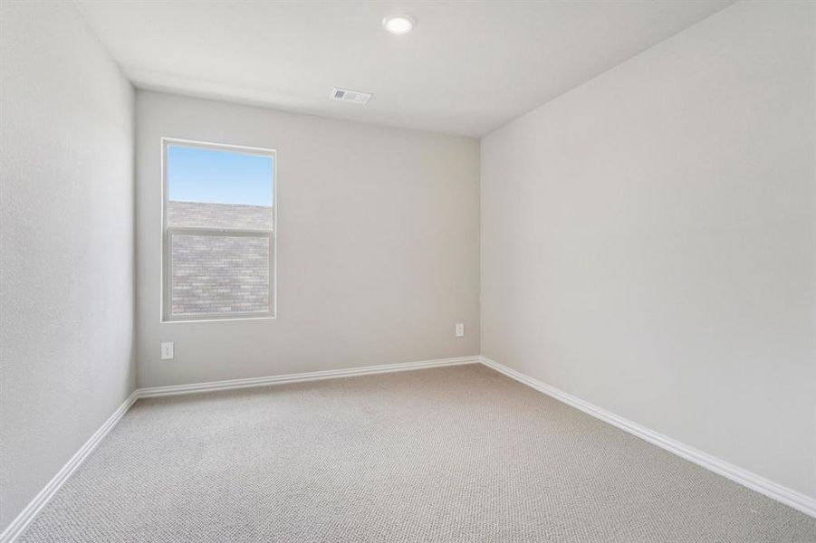 Spacious, unfurnished interior of a new home in Westmoor, Sherman (Image 10).