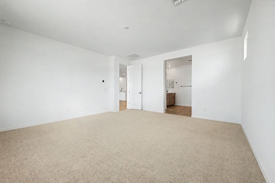 Spacious, unfurnished interior of a new home in White Tank Vistas, Waddell (Image 9). Spacious, unfurnished interior of a new home in White Tank Vistas, Waddell (Image 9).