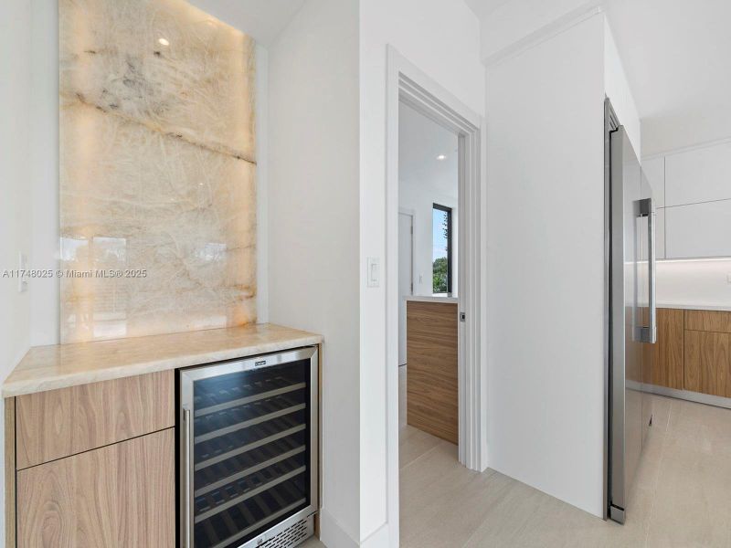 Furnished interior view inside a new home in , Tavernier (Image 10).