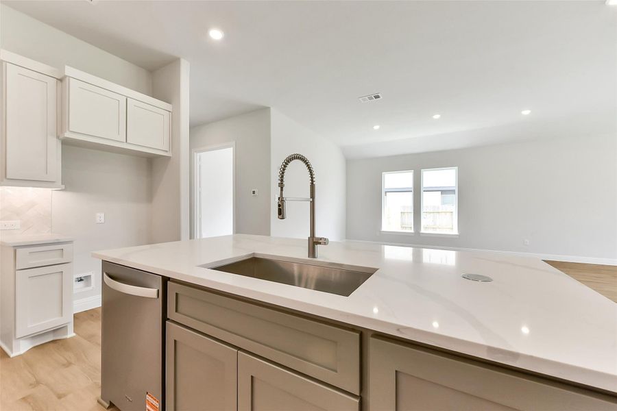 Furnished interior view inside a new home in Evergreen 50', Conroe (Image 7).