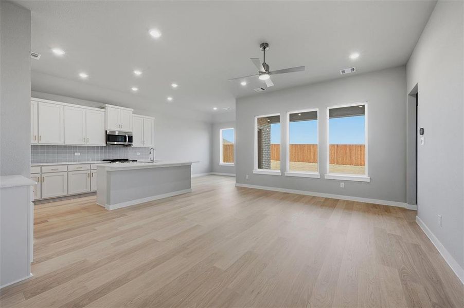 Spacious, unfurnished interior of a new home in The Preserve, Sherman (Image 16).