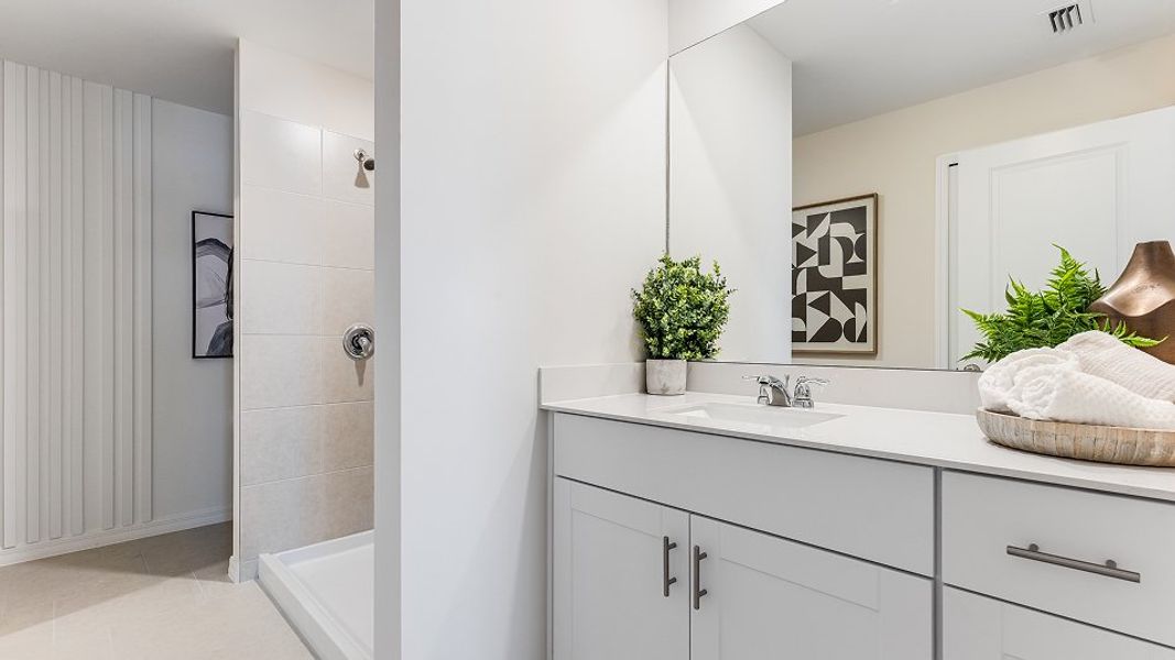 Florida CORE N004 Dawn Owners Bath 1of2 F1 Base7