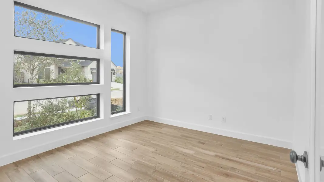 Spacious, unfurnished interior of a new home in Jubilee, Hockley (Image 10).