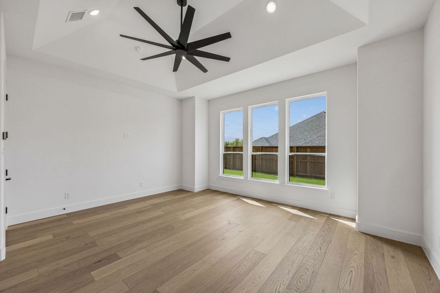 Spacious, unfurnished interior of a new home in The Parks at Wilson Creek, Celina (Image 26).