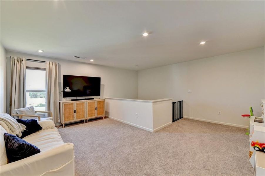 Furnished interior view inside a new home in Sweetbay Farm, Lawrenceville (Image 47).