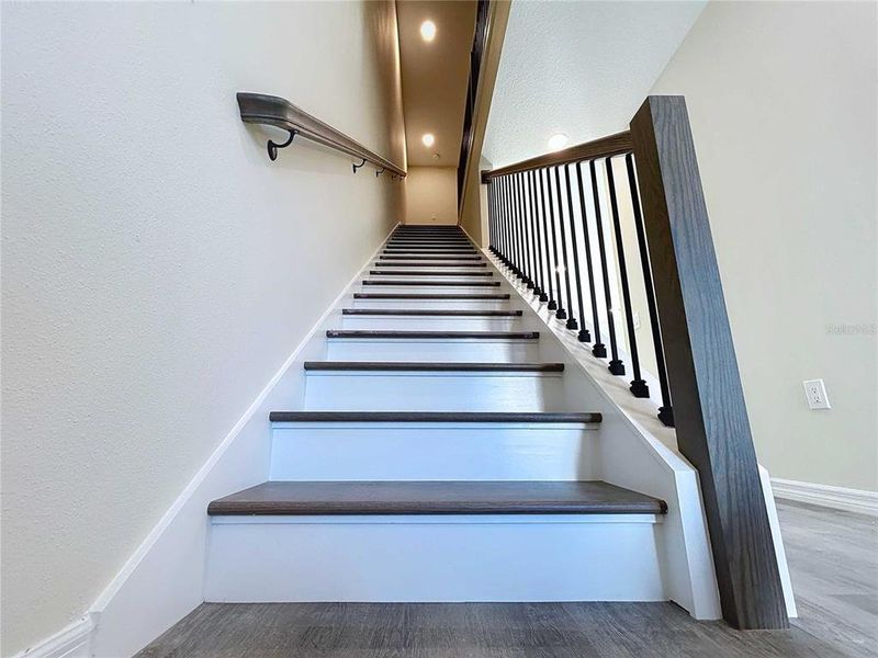 Spacious, unfurnished interior of a new home in , Tampa (Image 18).