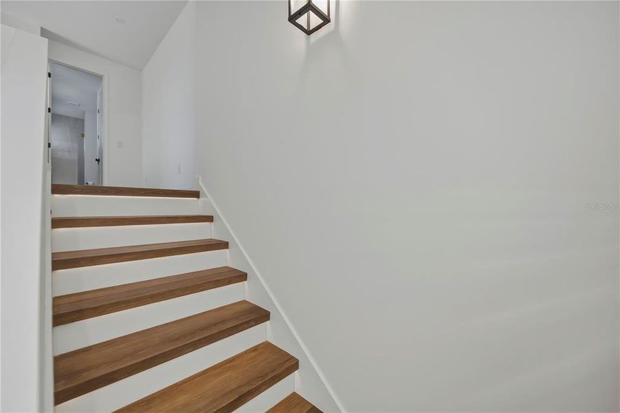 Spacious, unfurnished interior of a new home in , Placida (Image 71).