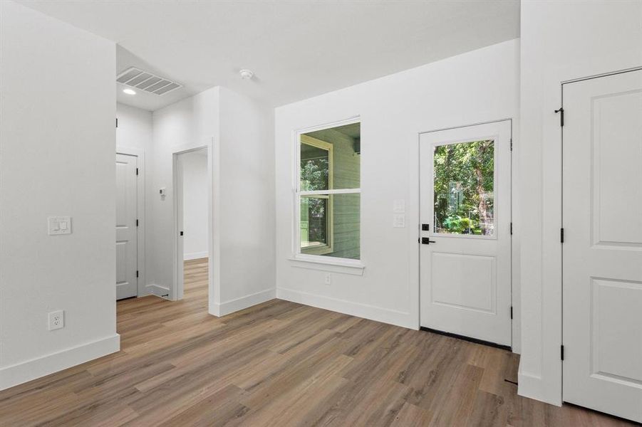 Spacious, unfurnished interior of a new home in , Denison (Image 19).