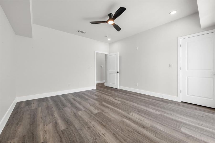 Spacious, unfurnished interior of a new home in , Dallas (Image 22).