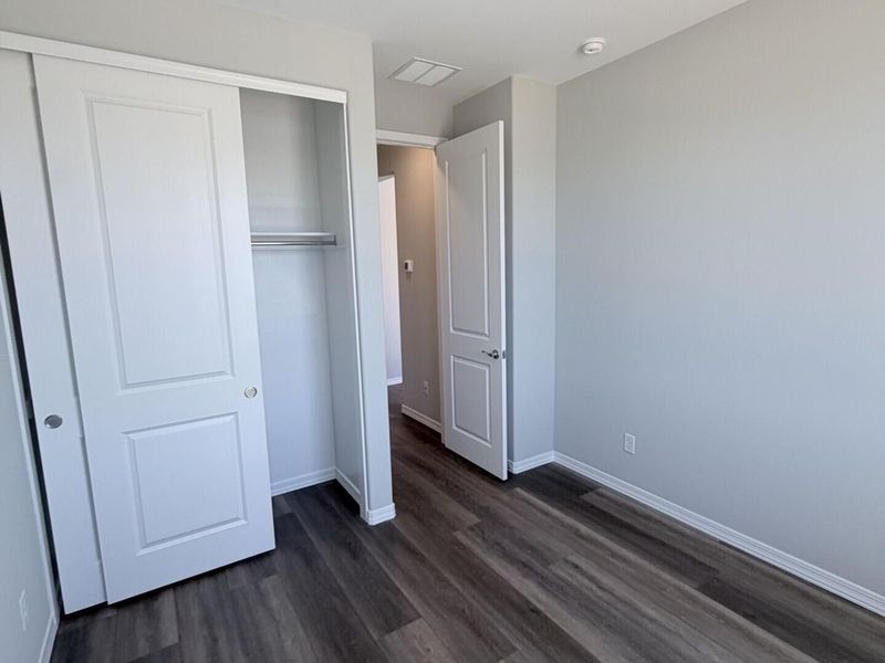 Spacious, unfurnished interior of a new home in North Ridge at Pronghorn Ranch, Prescott Valley (Image 9). Spacious, unfurnished interior of a new home in North Ridge at Pronghorn Ranch, Prescott Valley (Image 9).