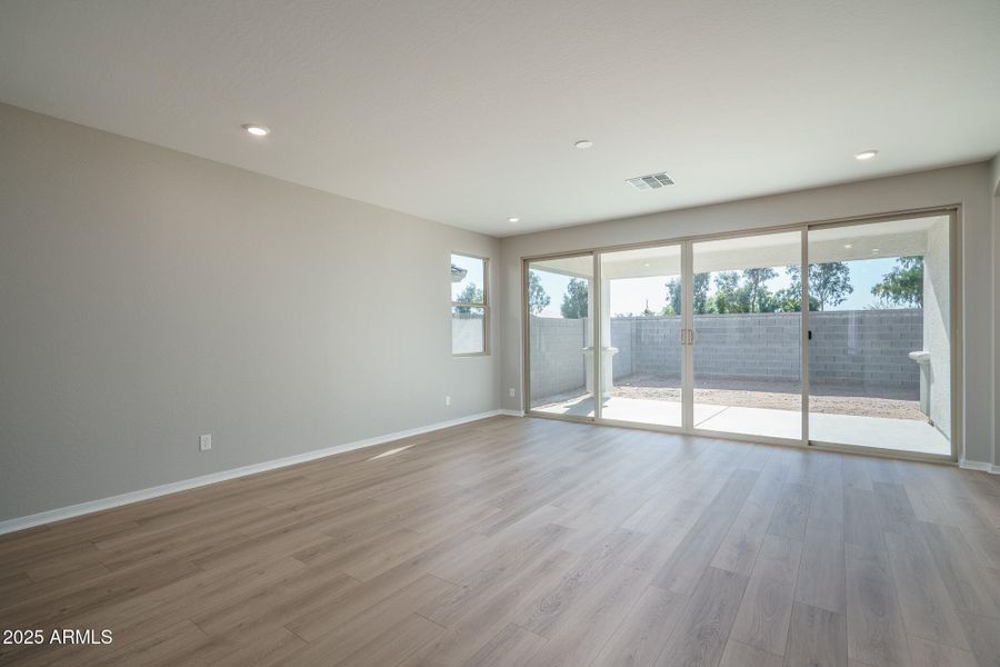 6) GREAT ROOM 6) GREAT ROOM