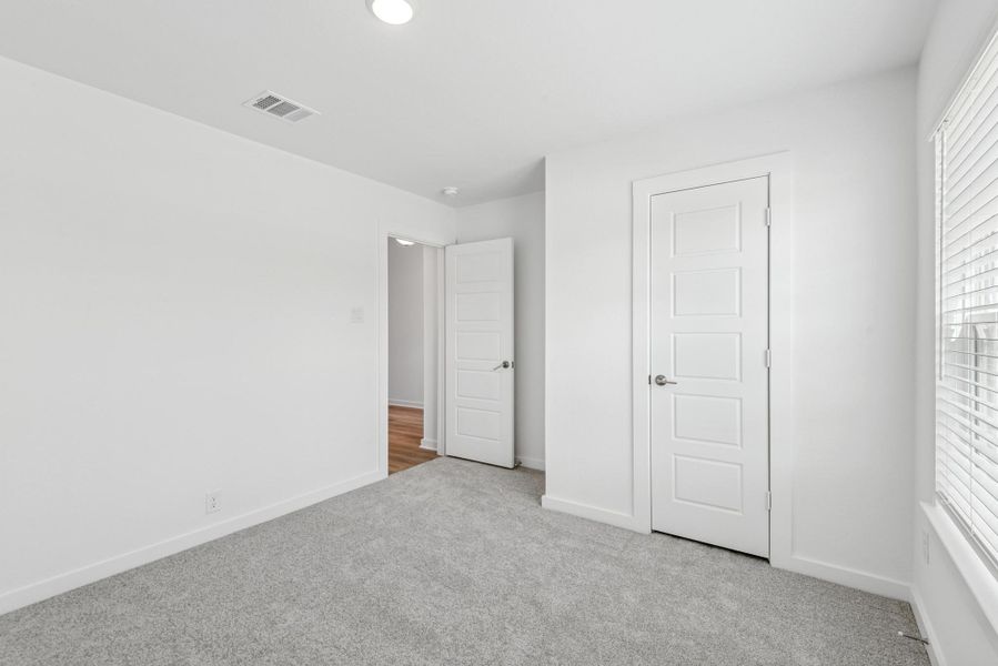 Spacious, unfurnished interior of a new home in Summerview, Fulshear (Image 15).