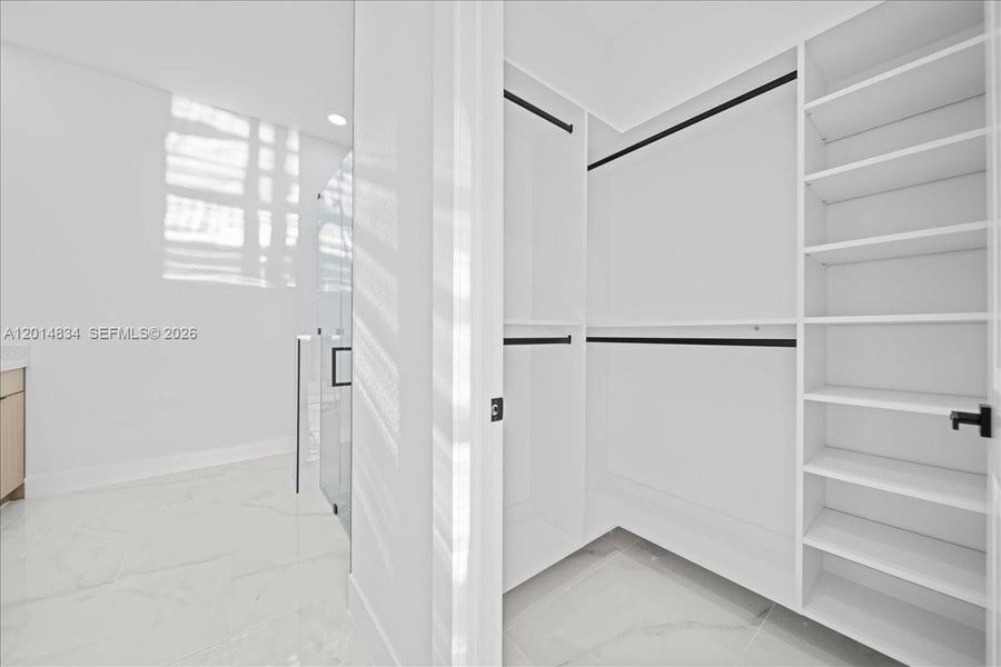 Spacious, unfurnished interior of a new home in , Lehigh Acres (Image 48).