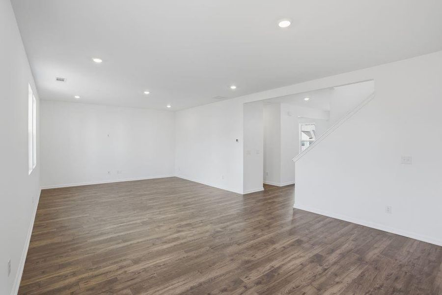 Spacious, unfurnished interior of a new home in Falls Creek, Flowery Branch (Image 32).