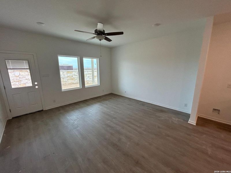 Spacious, unfurnished interior of a new home in Meadows at Hennersby Hollow 40's, San Antonio (Image 16). Spacious, unfurnished interior of a new home in Meadows at Hennersby Hollow 40's, San Antonio (Image 16).