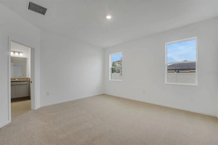Spacious, unfurnished interior of a new home in Cypress Park Estates, Haines City (Image 38).