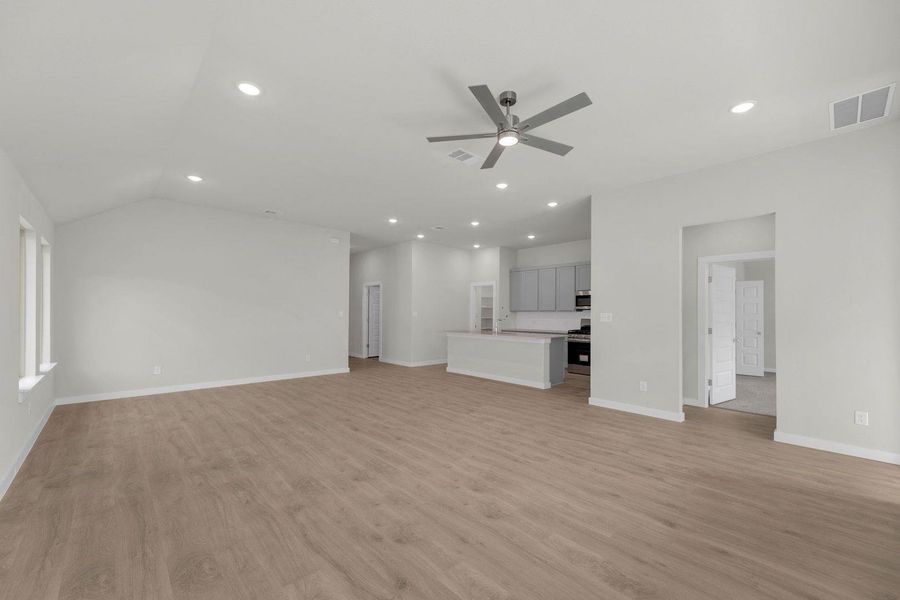 Spacious, unfurnished interior of a new home in Prairie Winds, Hutto (Image 23).
