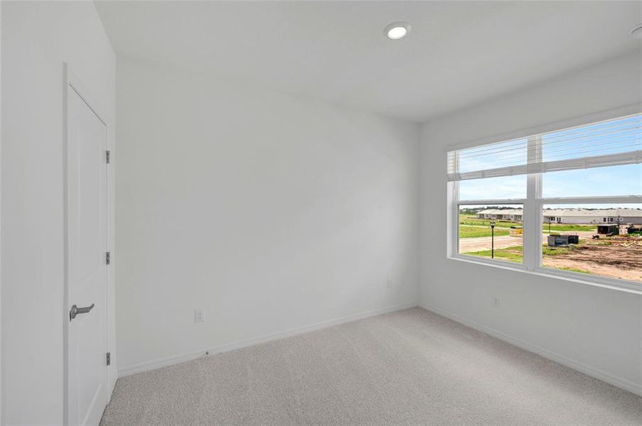 Spacious, unfurnished interior of a new home in , Apollo Beach (Image 11).